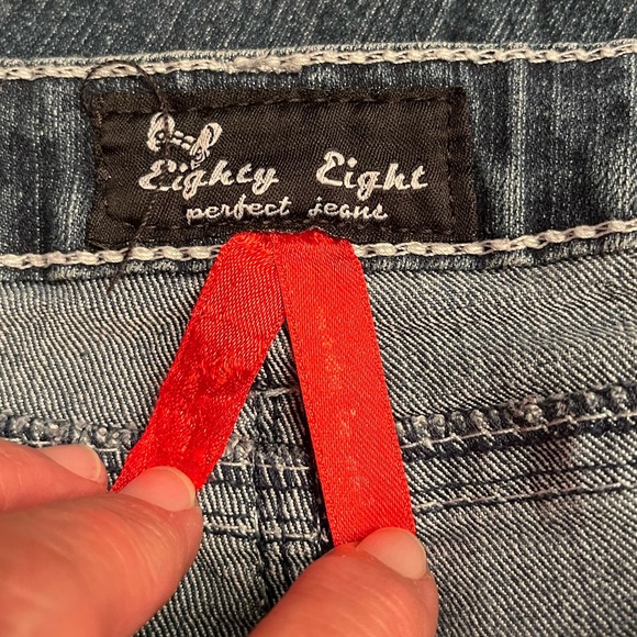 EIGHTY EIGHT Women’s Distressed Denim Jeans. Sz 7. - Picture 6 of 7